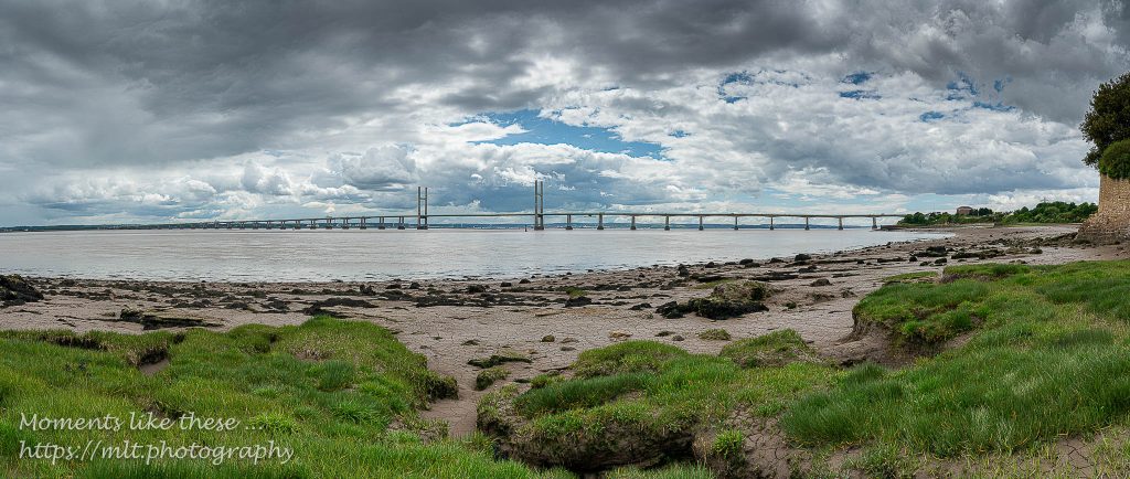 The Prince of Wales Bridge (panorama) from Black Rock