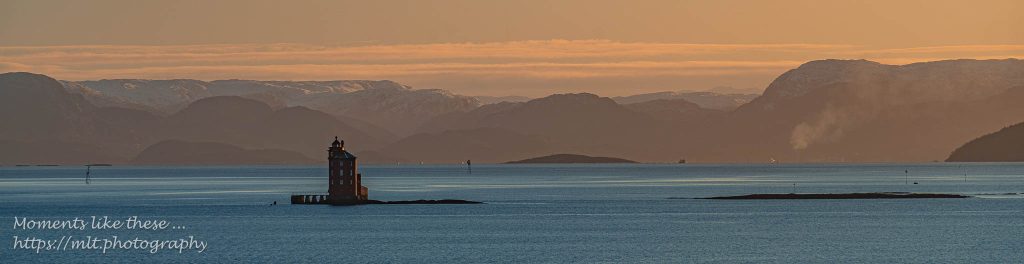 Kjeungskjær Lighthouse as the sun sets